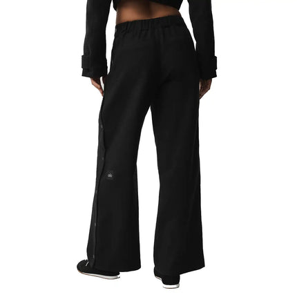 alo Women's Mid-Rise Cosmopolitan Snap Pant Black