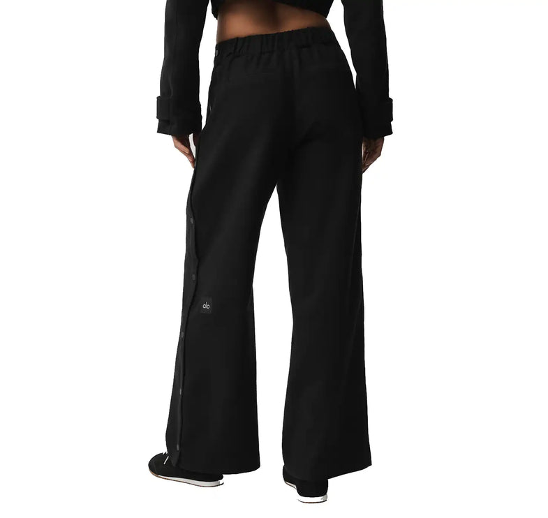 alo Women's Mid-Rise Cosmopolitan Snap Pant Black