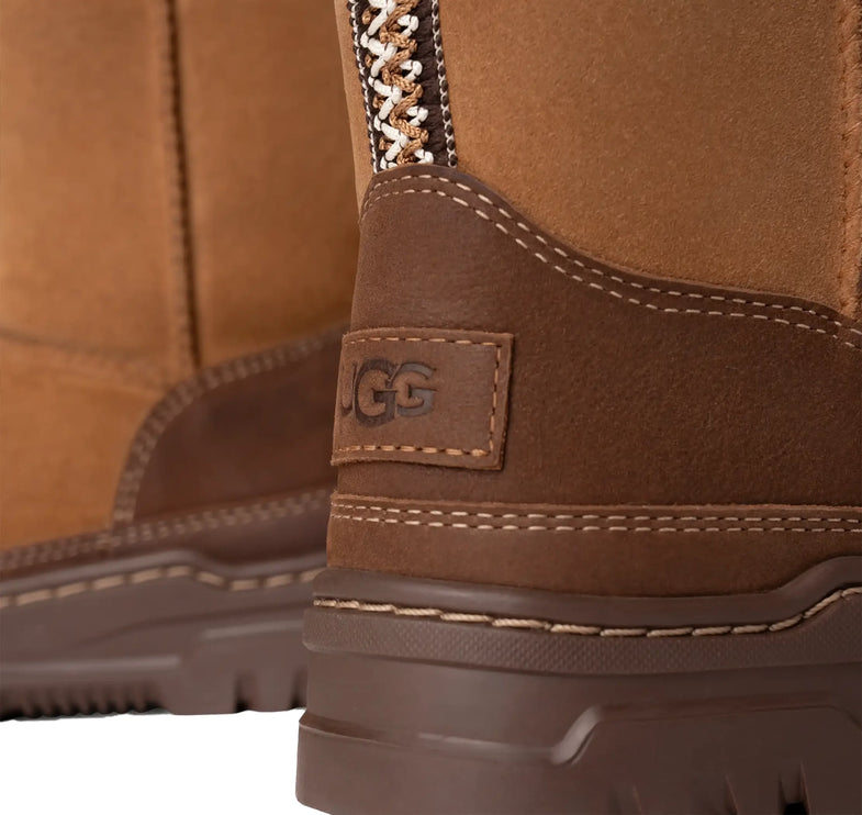 UGG Big Kid's Classic Short TrailGazer Boot Chestnut