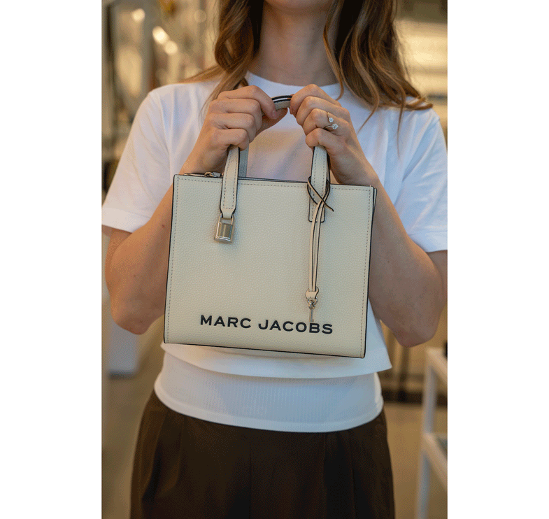 Marc Jacobs Women's Mini Grind Branded Leather Tote Bag Marshmallow