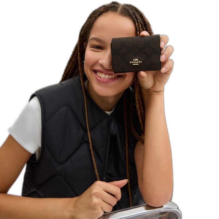 Coach Women's Card Holder Wallet In Blocked Signature Canvas Gold/Walnut/Tan