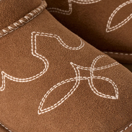 UGG Big Kids' Classic Ultra Mini Western Chestnut