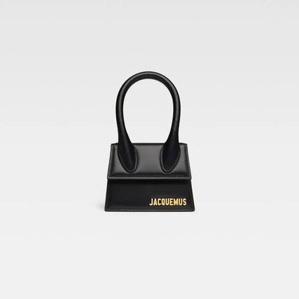 <a href="/tr-tr/collections/jacquemus-the-chiquito-canta-modelleri" title="Jacquemus The Chiquito Çanta Modelleri">The Chiquito</a>