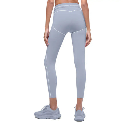 alo Women's Airbrush High-Waist 7/8 Heart Throb Legging Winter Frost/White