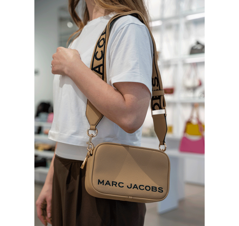 Marc Jacobs Women's Flash Leather Crossbody Bag Iced Coffee