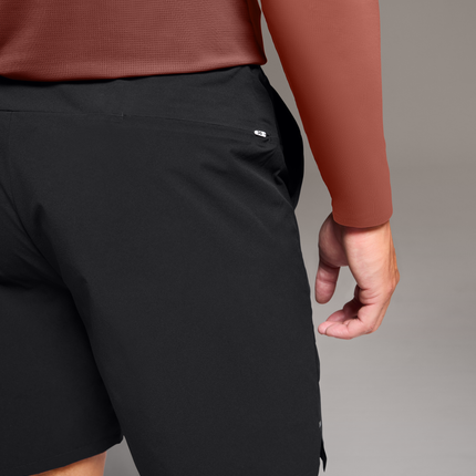 On Cloud Men's Performance Hybrid Short 1 M Black
