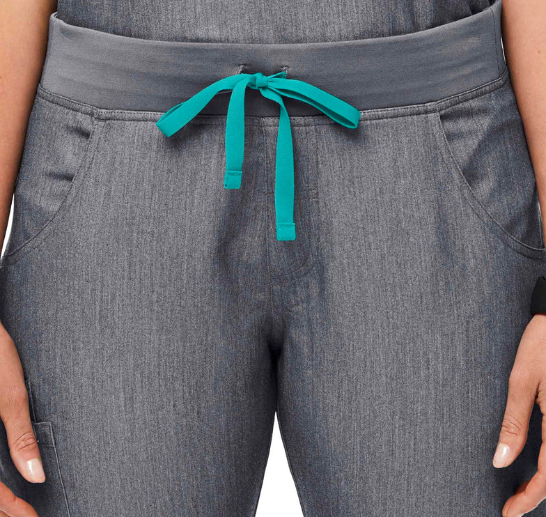 FIGS Women's Kade Cargo Scrub Pants Graphite