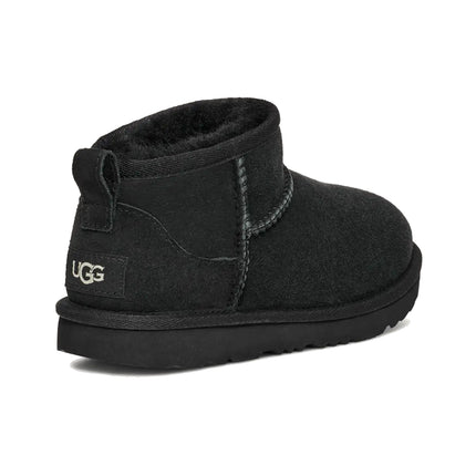 UGG Classic Ultra Mini çocuk botu, siyah süet