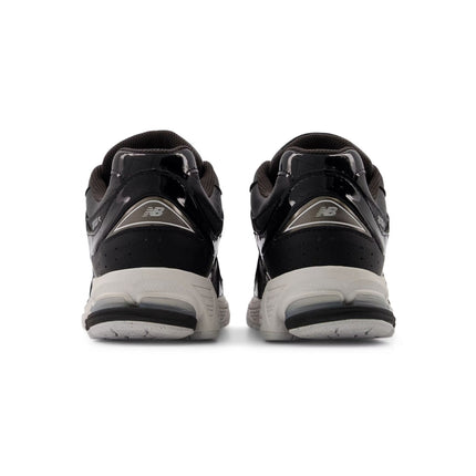 New Balance 2002R Leather Pack Black U2002RD