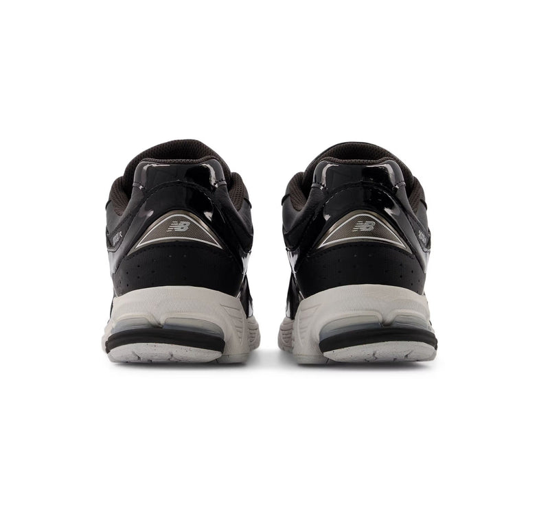 New Balance 2002R Leather Pack Black U2002RD