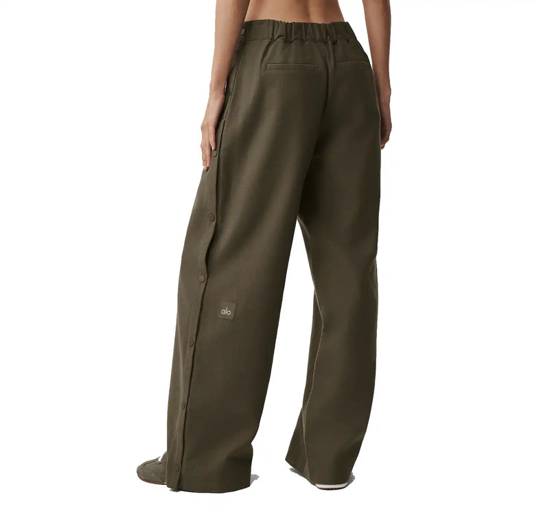 alo Women's Mid-Rise Cosmopolitan Snap Pant Olive Tree