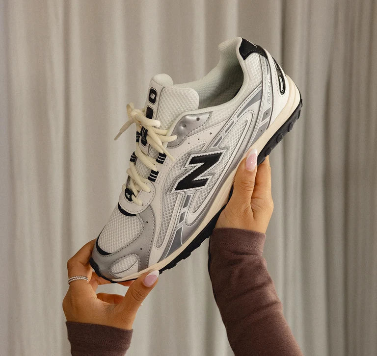 New Balance 204L Silver Metallic with Black U204LSWD - Hafta Sonuna Özel Fiyat