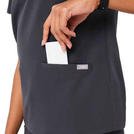 FIGS Women's Casma Three Pocket Scrub Top Charcoal