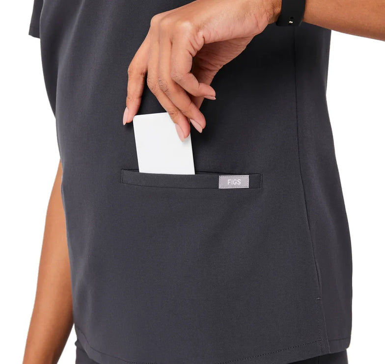 FIGS Women's Casma Three Pocket Scrub Top Charcoal
