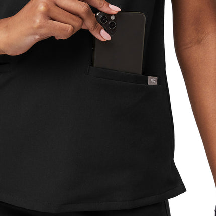 FIGS Women's Casma Three Pocket Scrub Top Black