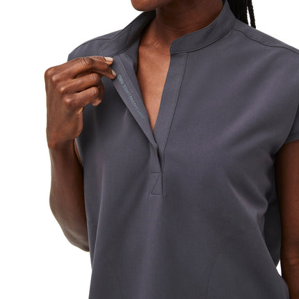 FIGS Women's Rafaela Oversized Scrub Top Charcoal