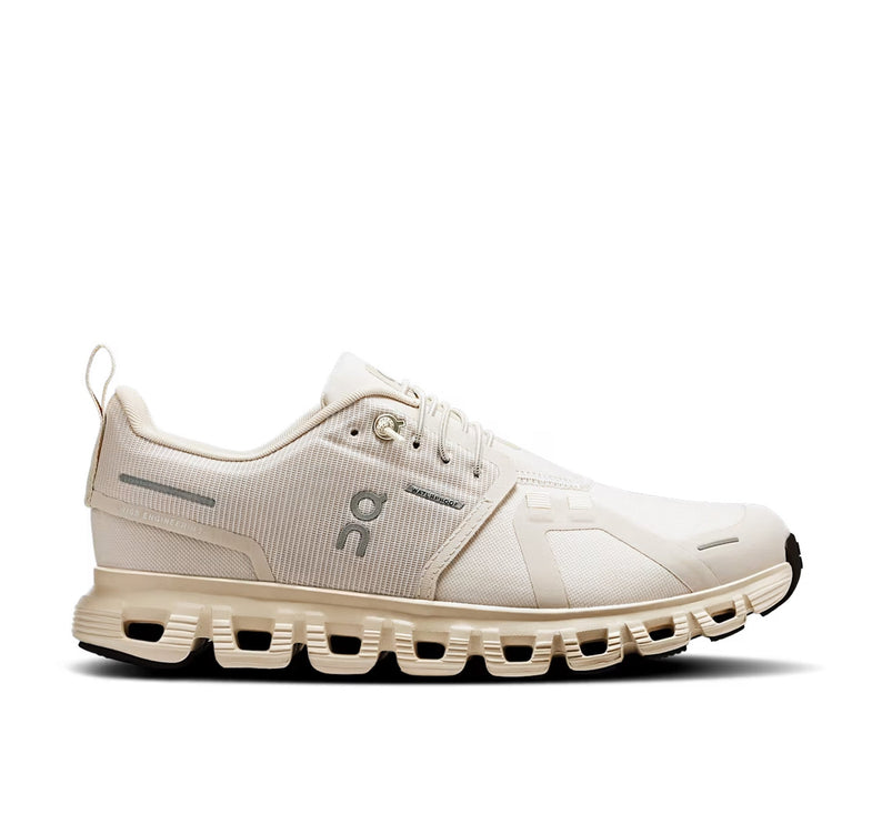 ON Women's Cloud 6 Waterproof Pearl/Cream - İndirim
