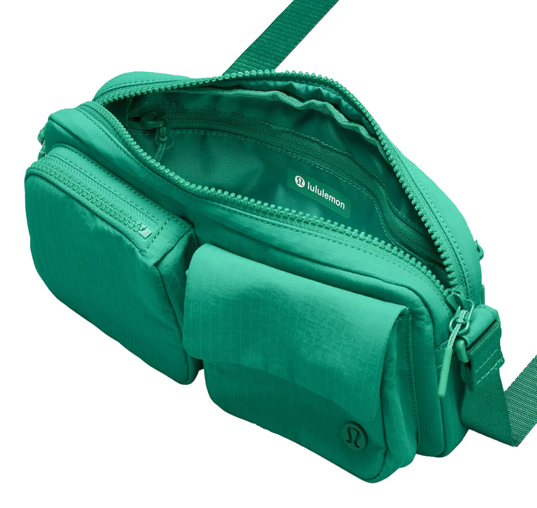 lululemon Unisex Multi Pocket Crossbody Bag 2.5L Cascadia Green