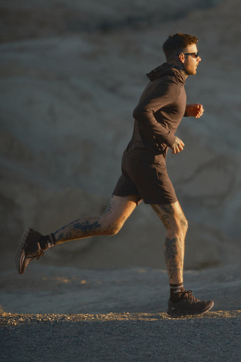 alo Shoes Alo Runner - Espresso