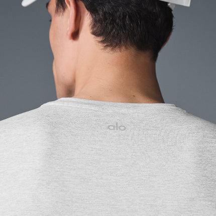 alo Men's Conquer Reform Crewneck Short Sleeve - Athletic Heather Grey