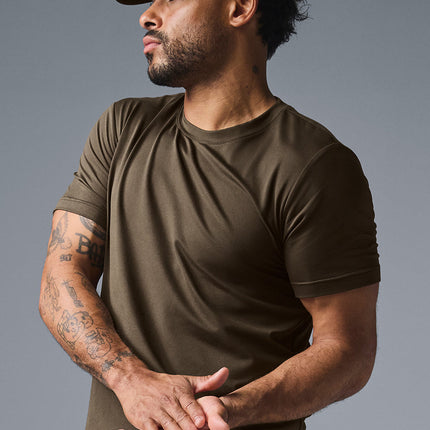 alo Men's Conquer Reform Crewneck Short Sleeve - Espresso