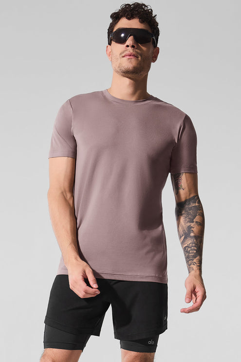 alo Men's Conquer Reform Crewneck Short Sleeve - Mushroom