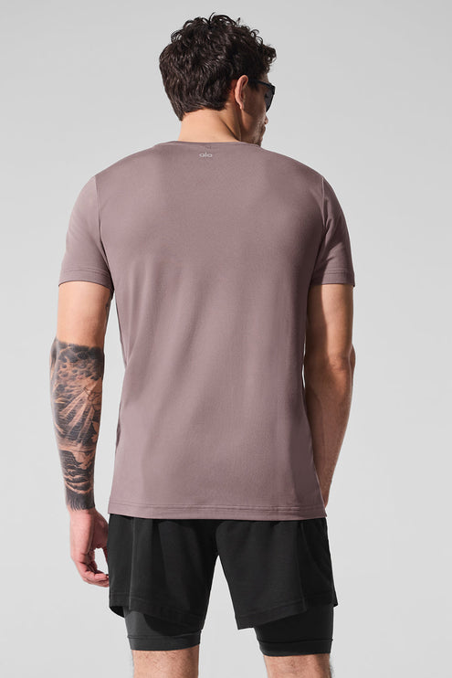 alo Men's Conquer Reform Crewneck Short Sleeve - Mushroom
