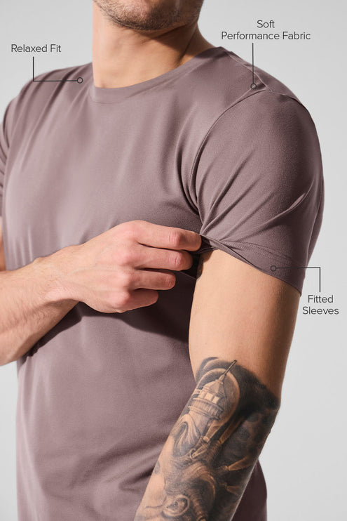 alo Men's Conquer Reform Crewneck Short Sleeve - Mushroom