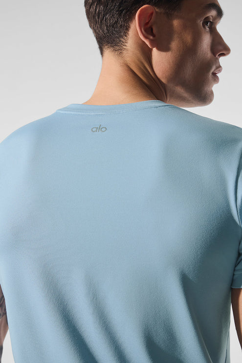 alo Men's Conquer Reform Crewneck Short Sleeve - Celestial Blue