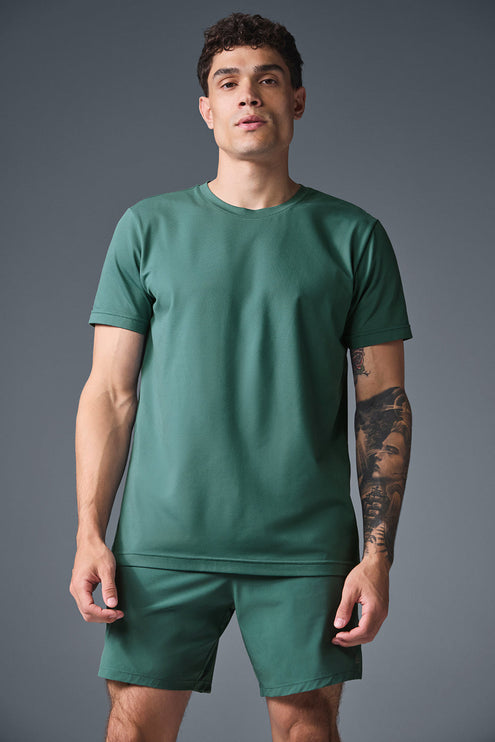 alo Men's Conquer Reform Crewneck Short Sleeve - Winter Ivy