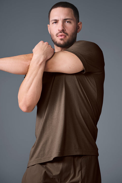alo Men's Triumph Tee - Espresso