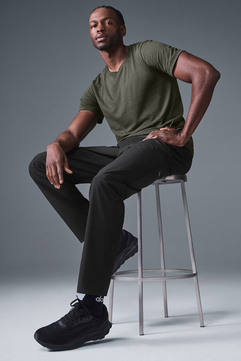 alo Men's Triumph Tee - Stealth Green