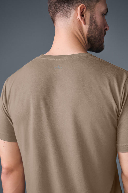 alo Men's Triumph Tee - Gravel