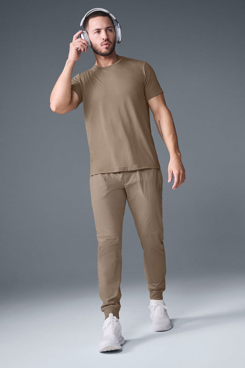alo Men's Triumph Tee - Gravel