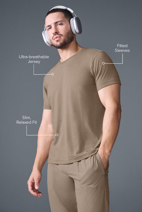alo Men's Triumph Tee - Gravel