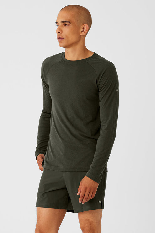 alo Men's Triumph Long Sleeve Tee - Stealth Green