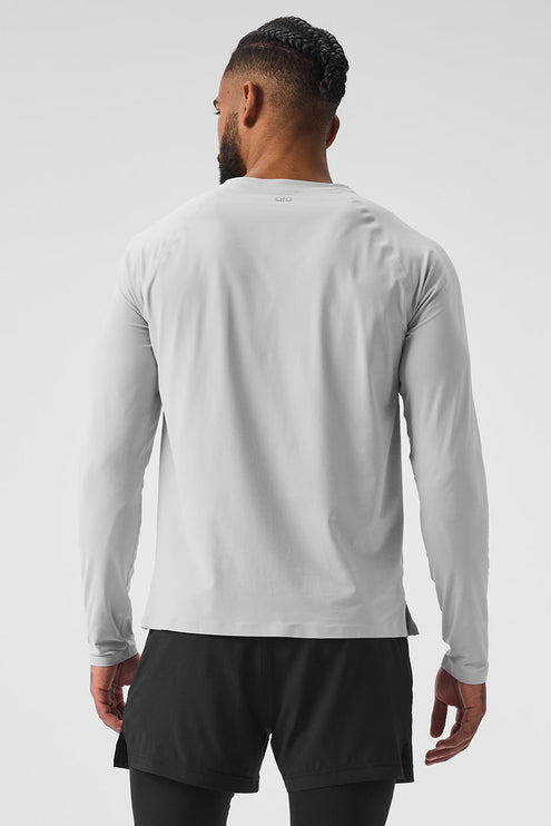alo Men's Idol Long Sleeve Performance Tee - Titanium