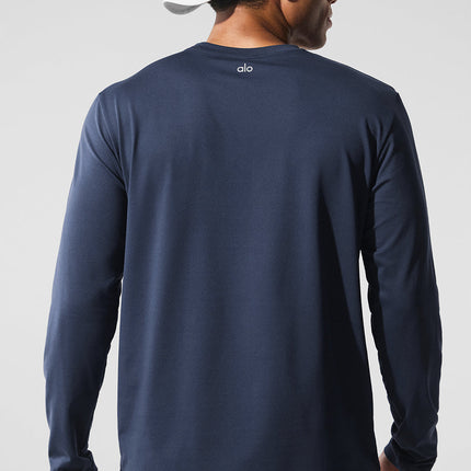 alo Men's Conquer Reform Crewneck Long Sleeve - Navy