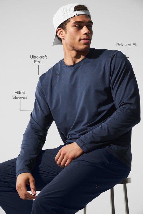 alo Men's Conquer Reform Crewneck Long Sleeve - Navy
