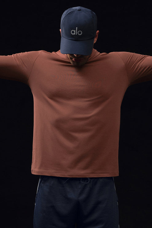 alo Men's Conquer Reform Long Sleeve With Hood - Chestnut