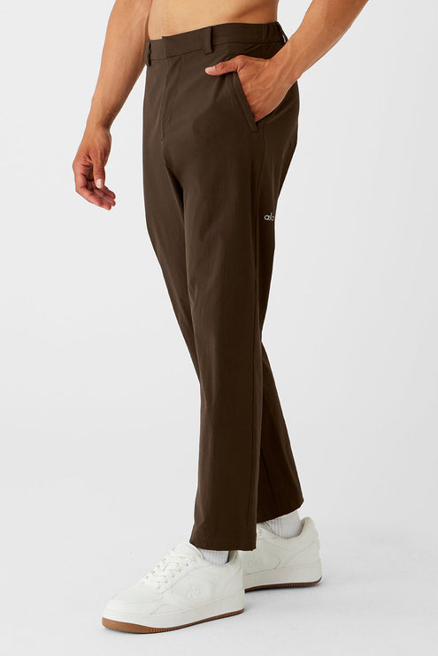 alo Men's Co-Op Cropped Tech Trouser - Espresso