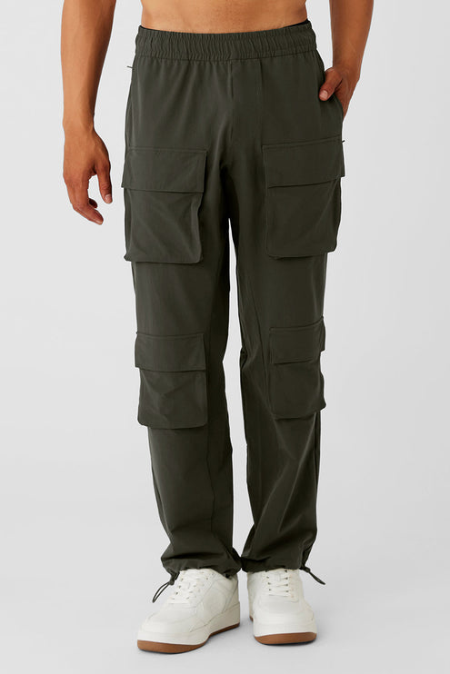 alo Men's Cargo Venture Pant - Stealth Green
