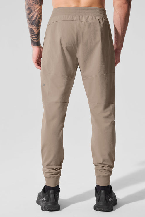 alo Men's Co-Op Pant - Gravel