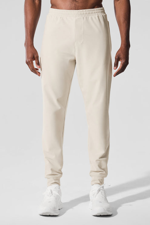 alo Men's Conquer Max Performance Jogger - Bone