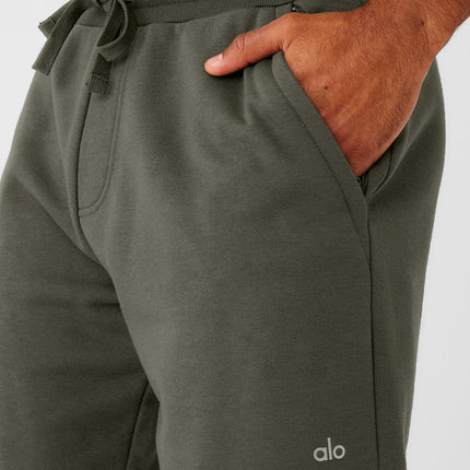 alo Men's Chill Short - Stealth Green