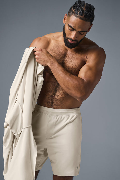 alo Men's 7" Conquer React Performance Short - Bone