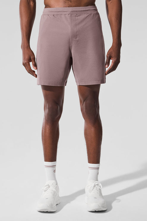 alo Men's 7" Conquer React Performance Short - Mushroom