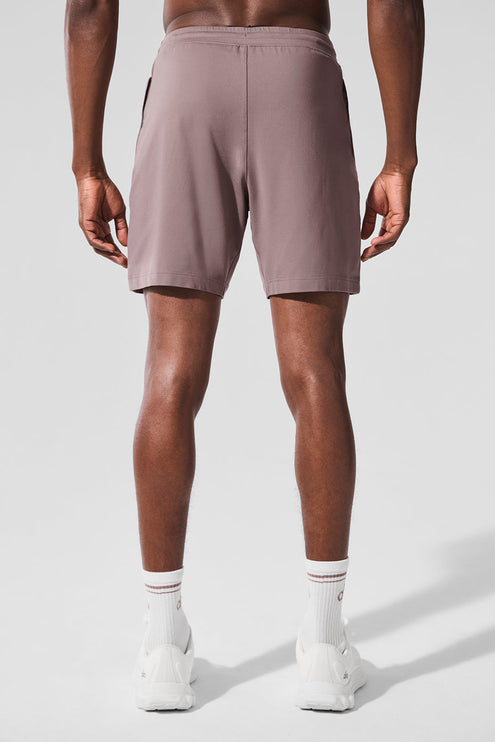 alo Men's 7" Conquer React Performance Short - Mushroom