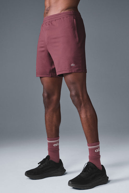alo Men's 7" Conquer React Performance Short - Burgundy Truffle