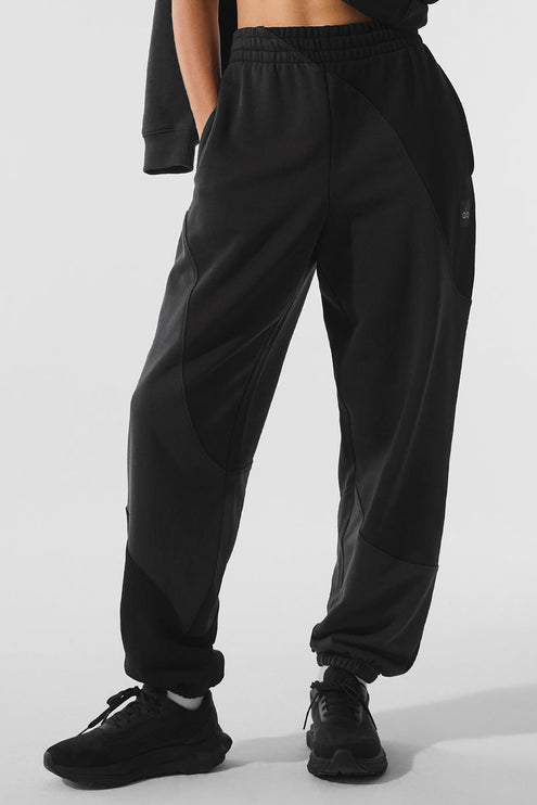 alo Women's Make Waves Sweatpant - Vintage Black Tonal - Hemen Kargoda